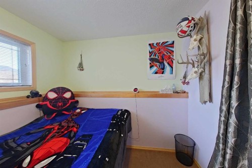 145 Blackfoot Circle West, Lethbridge, AB - Indoor Photo Showing Bedroom