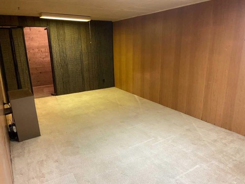 629 Stafford Drive North, Lethbridge, AB - Indoor Photo Showing Other Room