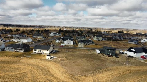 61 Pebble Creek Cove, Raymond, AB 