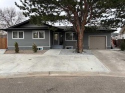 1316 Huron Place SOUTH Lethbridge, AB T1K 3K9