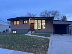 5416 44 Avenue  Taber, AB T1G 1C2
