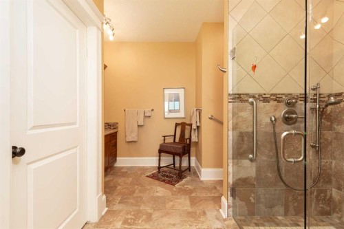 124 Canyoncrest Point West, Lethbridge, AB - Indoor Photo Showing Bathroom