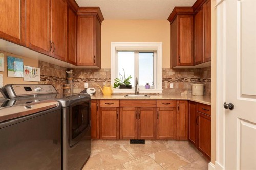 124 Canyoncrest Point West, Lethbridge, AB - Indoor Photo Showing Laundry Room