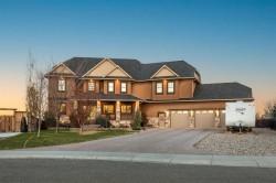 124 Canyoncrest Point WEST Lethbridge, AB T1K 5C6
