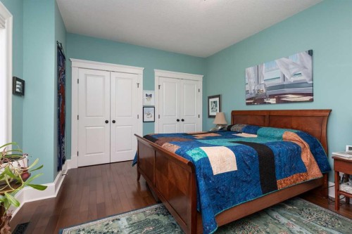 124 Canyoncrest Point West, Lethbridge, AB - Indoor Photo Showing Bedroom
