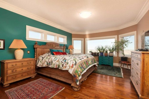 124 Canyoncrest Point West, Lethbridge, AB - Indoor Photo Showing Bedroom