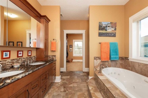 124 Canyoncrest Point West, Lethbridge, AB - Indoor Photo Showing Bathroom