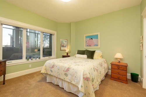 124 Canyoncrest Point West, Lethbridge, AB - Indoor Photo Showing Bedroom