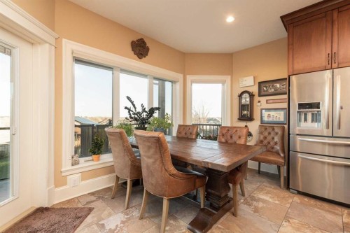 124 Canyoncrest Point West, Lethbridge, AB - Indoor Photo Showing Dining Room