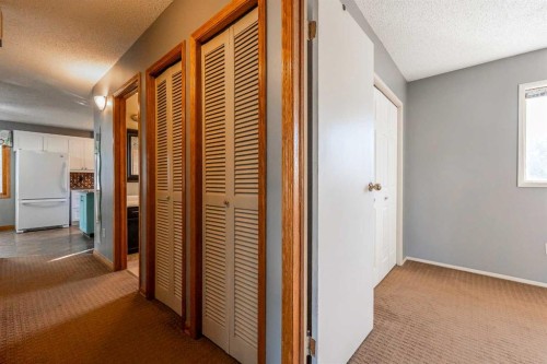 897 Red Crow Boulevard West, Lethbridge, AB - Indoor Photo Showing Other Room