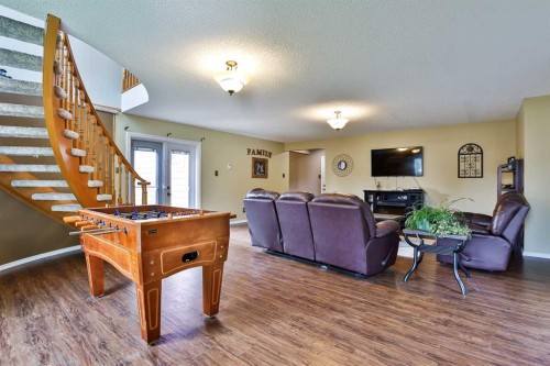 5831 46A Street, Taber, AB - Indoor Photo Showing Other Room