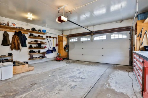 5831 46A Street, Taber, AB - Indoor Photo Showing Garage