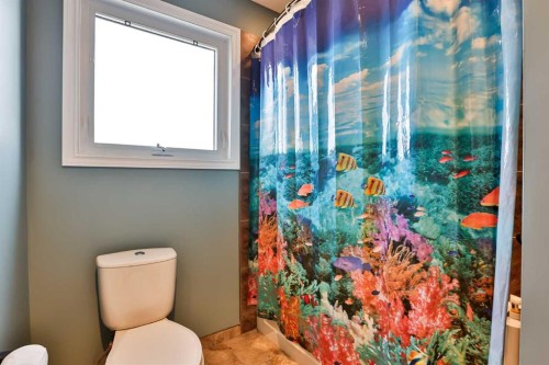 5831 46A Street, Taber, AB - Indoor Photo Showing Bathroom