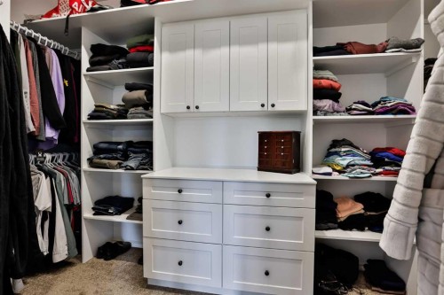 5831 46A Street, Taber, AB - Indoor With Storage