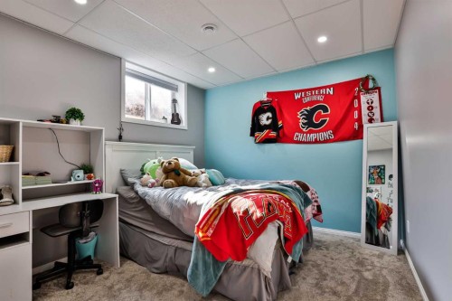 5831 46A Street, Taber, AB - Indoor Photo Showing Bedroom