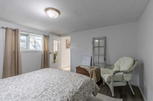 56 E 100 S, Raymond, AB - Indoor Photo Showing Bedroom