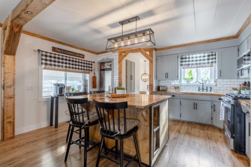 56 E 100 S, Raymond, AB - Indoor