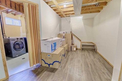 4513 Haven Place, Taber, AB - Indoor Photo Showing Laundry Room