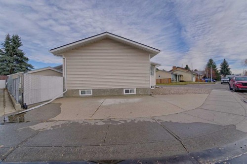 4513 Haven Place, Taber, AB - Outdoor