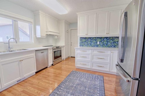 4513 Haven Place, Taber, AB - Indoor Photo Showing Kitchen With Double Sink With Upgraded Kitchen