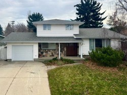 2231 19 Street SOUTH Lethbridge, AB T1K 2C6