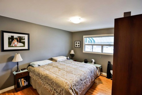 1101 14 Street North, Lethbridge, AB - Indoor Photo Showing Bedroom