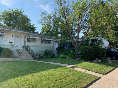 1101 14 Street North, Lethbridge, AB - Outdoor