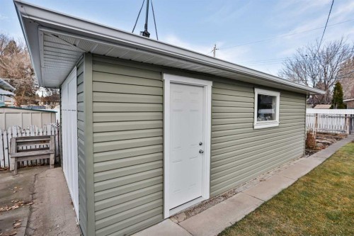 1101 14 Street North, Lethbridge, AB - Outdoor With Exterior