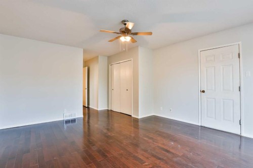 1108 10 Avenue North, Lethbridge, AB - Indoor Photo Showing Other Room