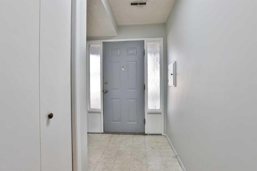 1108 10 Avenue North, Lethbridge, AB - Indoor Photo Showing Other Room