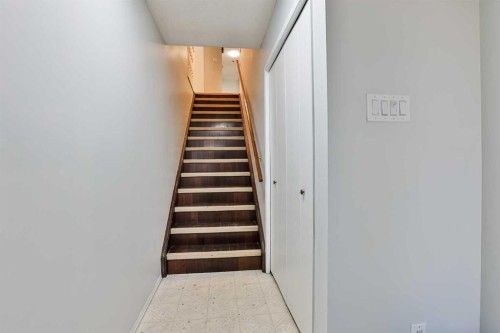 1108 10 Avenue North, Lethbridge, AB - Indoor Photo Showing Other Room