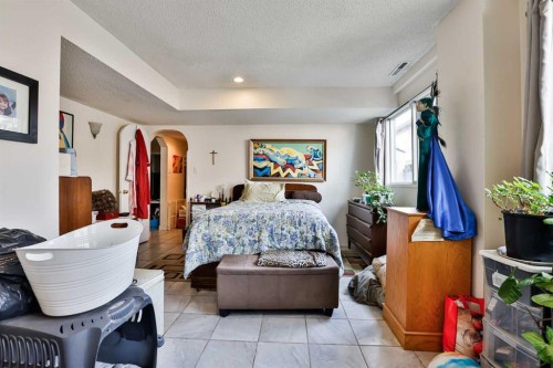1108 10 Avenue North, Lethbridge, AB - Indoor Photo Showing Bedroom