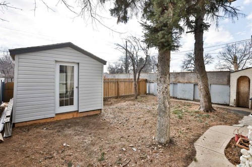 1108 10 Avenue North, Lethbridge, AB - Outdoor