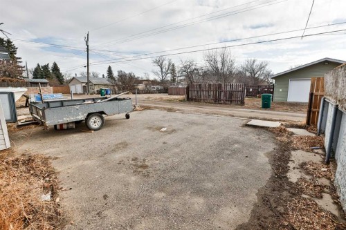 1108 10 Avenue North, Lethbridge, AB - Outdoor