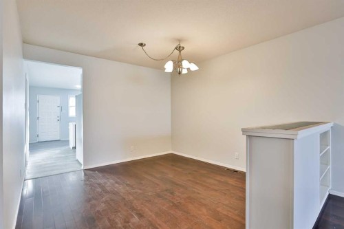 1108 10 Avenue North, Lethbridge, AB - Indoor Photo Showing Other Room