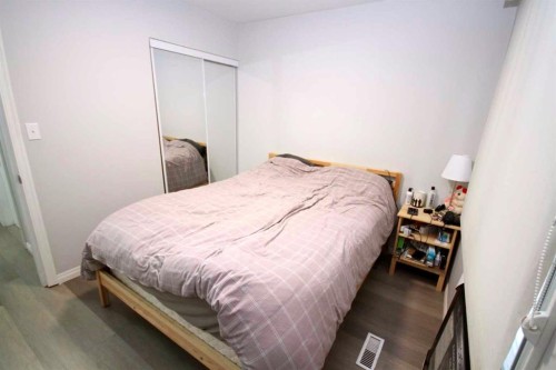 5620 54 Street, Taber, AB - Indoor Photo Showing Bedroom