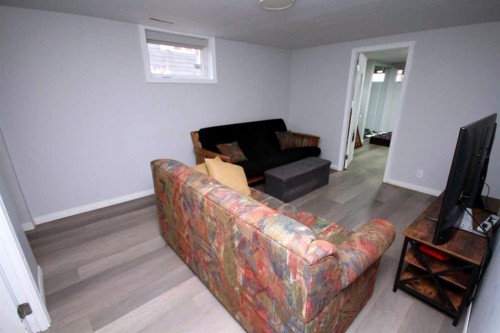 5620 54 Street, Taber, AB - Indoor