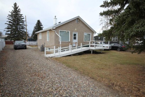 5620 54 Street, Taber, AB - Outdoor