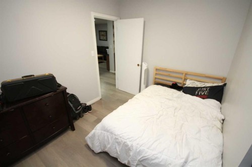 5620 54 Street, Taber, AB - Indoor Photo Showing Bedroom
