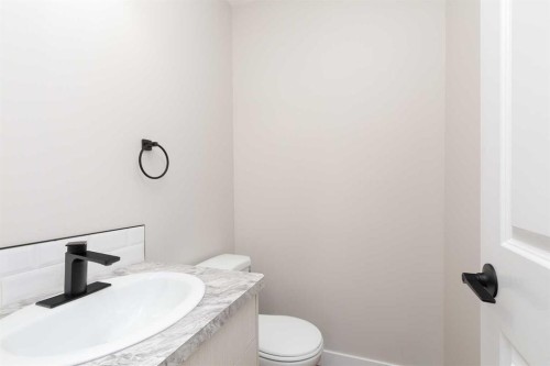 131 11 Street, Fort Macleod, AB - Indoor Photo Showing Bathroom
