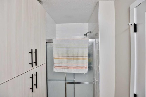 102 Haru Moriyama Place North, Lethbridge, AB - Indoor Photo Showing Other Room