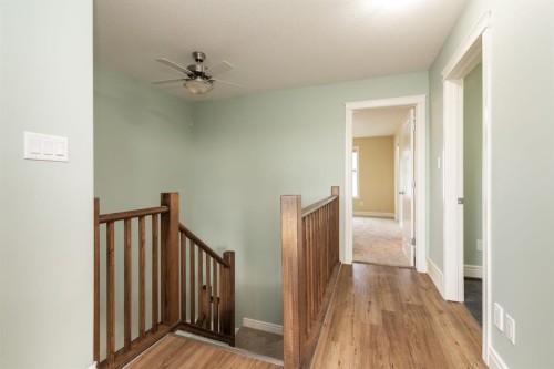 847 Mt Sundance Manor West, Lethbridge, AB - Indoor Photo Showing Other Room