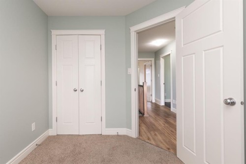 847 Mt Sundance Manor West, Lethbridge, AB - Indoor Photo Showing Other Room