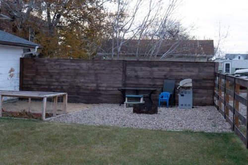 230 E 100 S Street, Raymond, AB - Outdoor