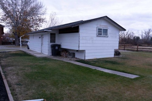 230 E 100 S Street, Raymond, AB - Outdoor