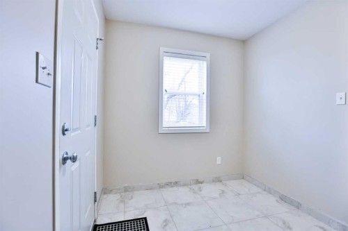 16-720 Heritage Boulevard West, Lethbridge, AB - Indoor Photo Showing Other Room