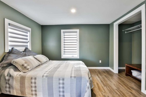 248 Crescent Avenue North, Picture Butte, AB - Indoor Photo Showing Bedroom