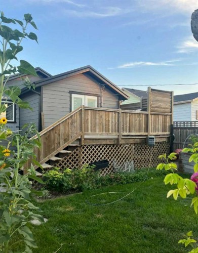 248 Crescent Avenue North, Picture Butte, AB - Outdoor With Deck Patio Veranda