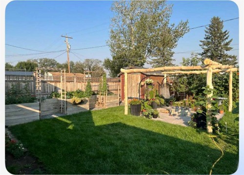 248 Crescent Avenue North, Picture Butte, AB - Outdoor