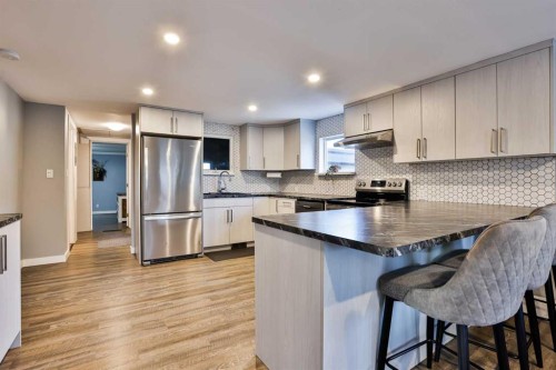 248 Crescent Avenue North, Picture Butte, AB - Indoor Photo Showing Kitchen With Upgraded Kitchen
